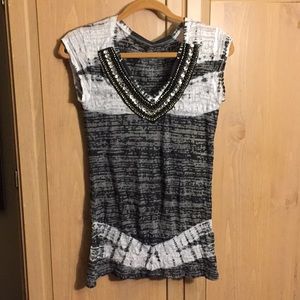 V-neck burnout top